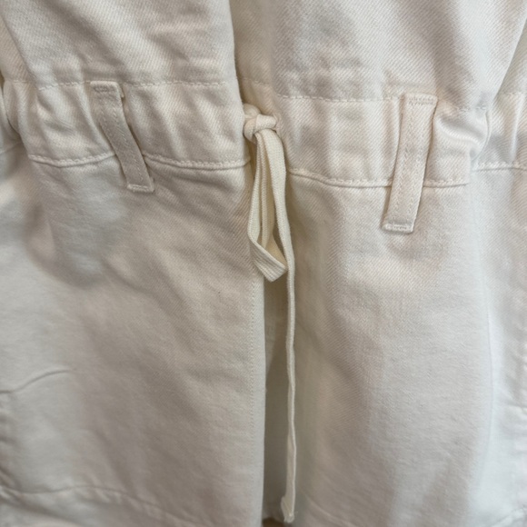 Universal Thread White Jean Romper SzS NWOT - Picture 3 of 4